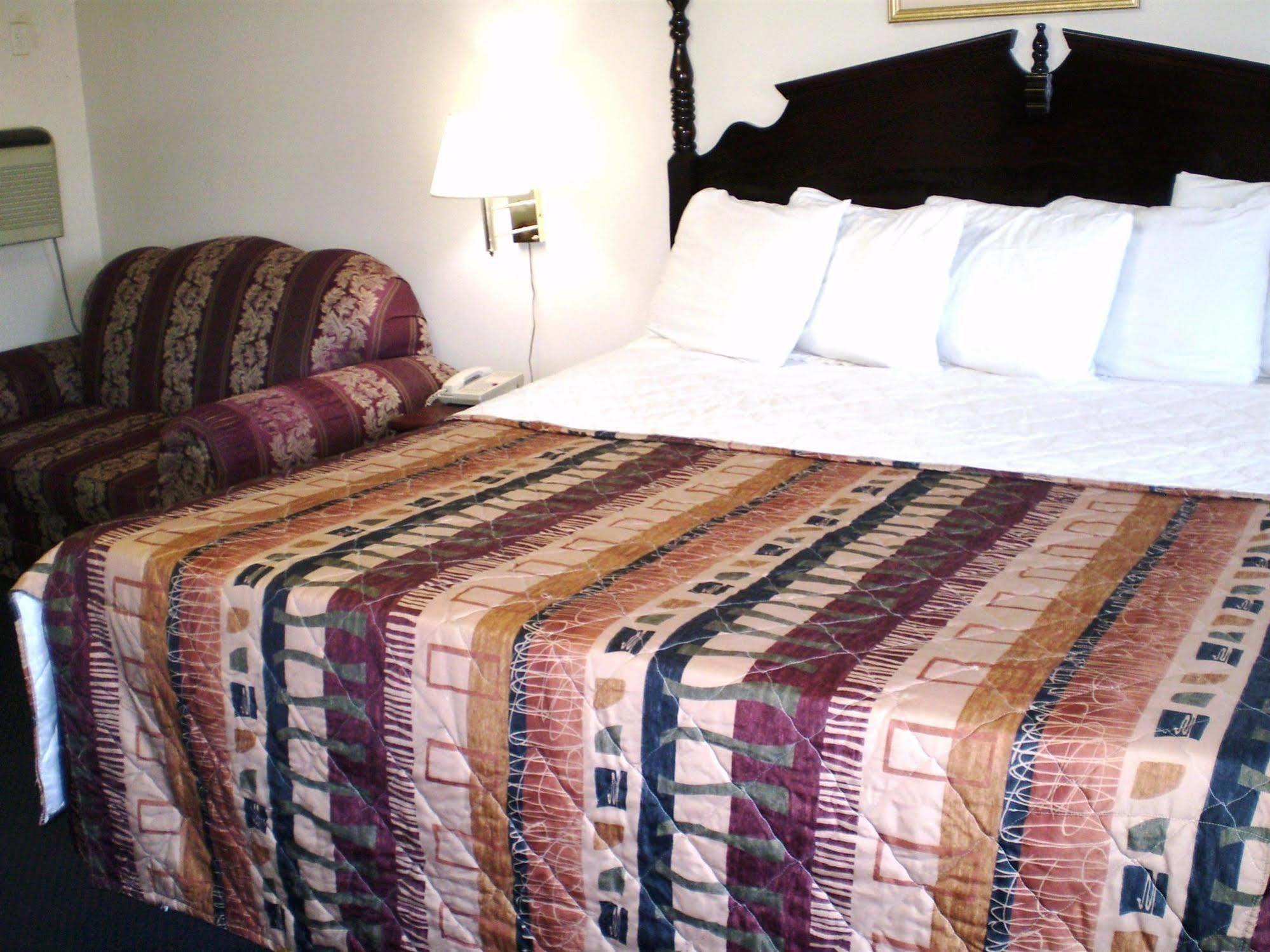 Sunrise Inn - Brownsville Экстерьер фото